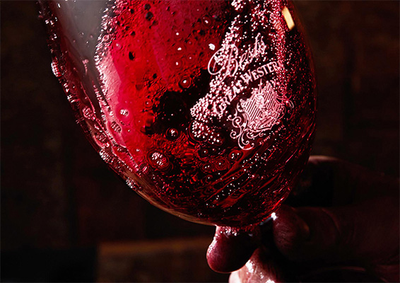Cellar_Door_Tasting_swirling_glass_WPReservation